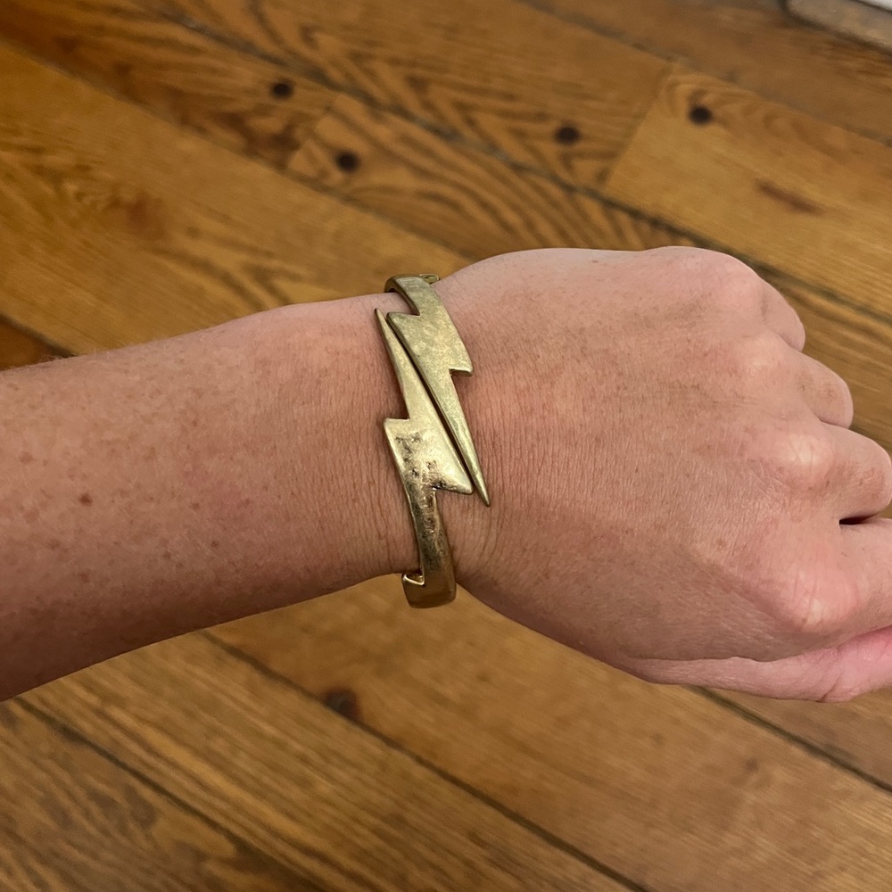 Lightning cuff bracelet - Picture 2 of 3